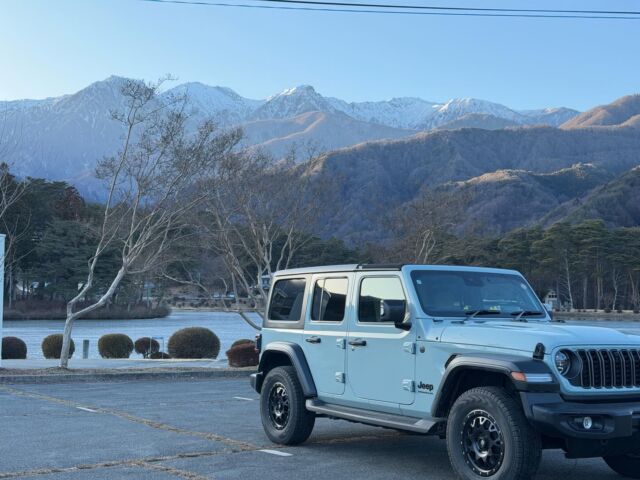 olllllllo  千人塚公園でcamp🏕️  最近暖かくなってきたと思ってたのに、この日は激寒笑🥶
水も野菜もなにもかも朝起きたらカチコチ🧊
湯たんぽのおかげで夜はぬくぬく！！  初卸しのWAQのドームテントもいい感じで
最高な1日でした🩵  #wrangler #ラングラー #千人塚公園キャンプ場 
#waq #ドームテント