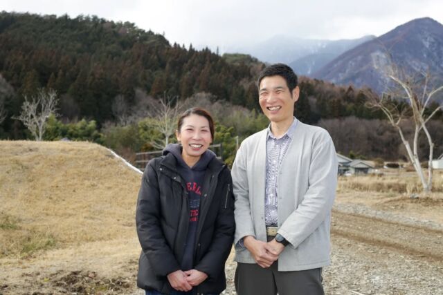 農家さんの座談会vol.1💐  今回は飯島町へ移住後、
農業を営む二人の花農家さんの【座談会】をご紹介します！  お話くださったのは、
テッポウユリを育てる山中巧さんと
アルストロメリアを育てる有賀美和さんのお二人。  花農家としての日々の仕事や農業との向き合い方、
そして飯島町へ移住したきっかけや暮らしの様子など…
農家さん同士だからこそ語ることができる、
貴重なお話が満載です！  詳しくは、
IIJIMANOTE〈いいじまのひと〉のページにて⁡⁡公開中です。
ぜひ、ごらんください🙇🏻🙇🏻  ──────
⁡⁡
⁡【農家さんの座談会vol.1 前編】
［花農家×移住］飯島町で暮らす二人の花農家
▷▷https://iju.go-iijima.nagano.jp/contents/5726/  【農家さんの座談会vol.1 後編】
［花農家×移住］移住と就農、その先の暮らし
▷▷https://iju.go-iijima.nagano.jp/contents/5741/
⁡⁡
⁡photo by 
IIJIMA NOTEフォトアンバサダーmiwaさん
@mw24_photograph  ──────⁡
⁡⁡⁡
⁡#iijimanote #イイジマノート
#農家さんの座談会 #花農家 #移住
長野県 長野観光 長野 伊那谷 南信州
飯島町 飯島 いいじま
定住 田舎暮らし 移住生活 移住女子
田舎で子育て 田舎で暮らす
⁡
⁡