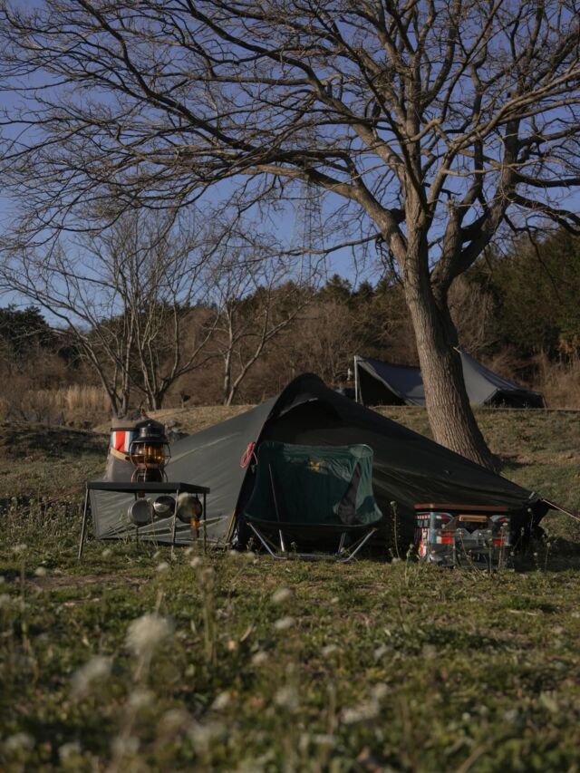 3/21〜22 「キャンプファームいなかの風」  雪山登山後はキャンプへ
キャンプから見える景色は有名な山ばかり⛰️
自分の体力◦知識と相談しながらいつか挑戦してみたいです😃  登山とキャンプに使えるよう小さいテントも新しく買いました🏕️
言うほど軽くも小さくもないけど、久しぶりに新しいテントで寝たのでちょっとワクワクしました！  二日間最高の休日でした…😁  #キャンプ
#いなかの風キャンプ場 
#絶景キャンプ 
#ソースかつ丼